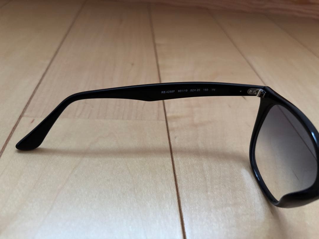 RAYBAN ウェイファーラー　RB 4258-F