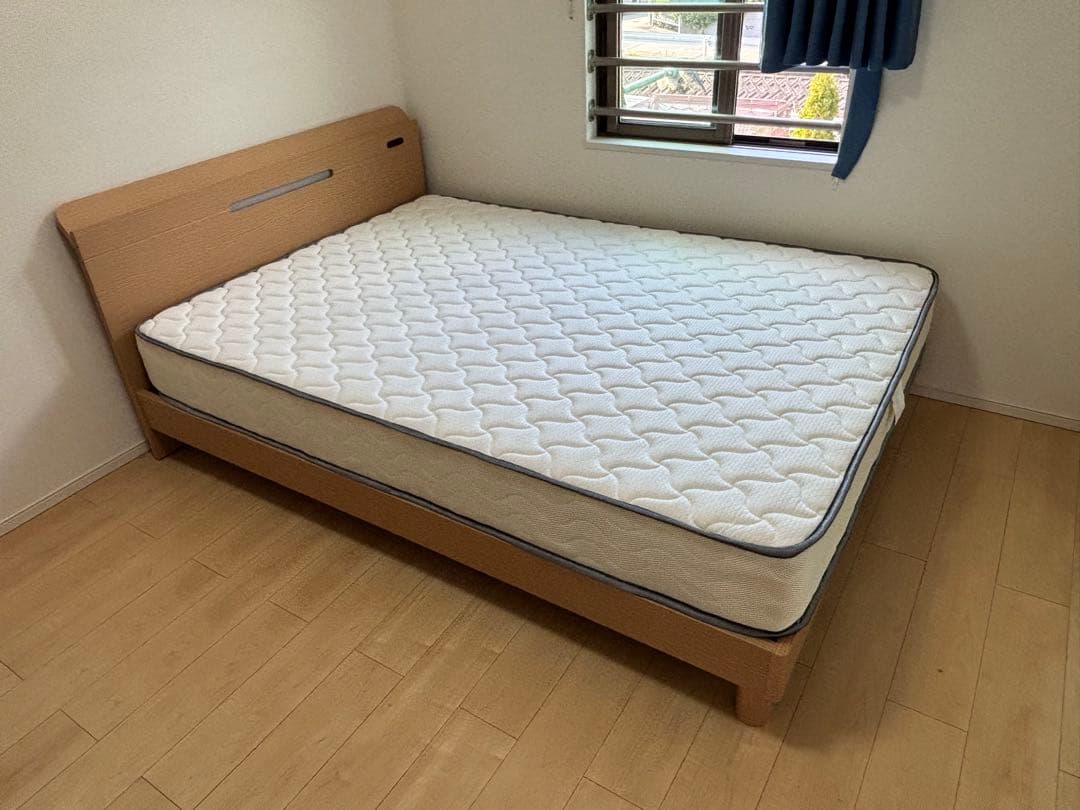 ベッドフレーム Mai