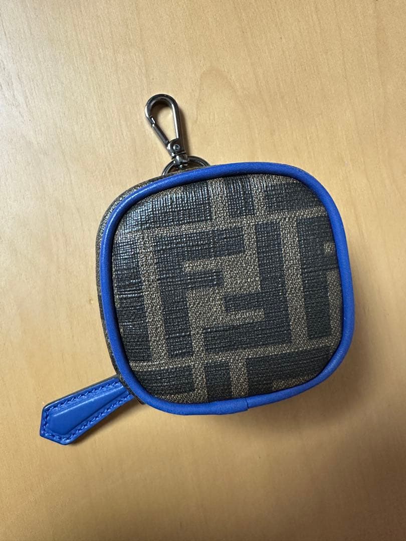 フェンディ　Airpods ケース (FENDI)