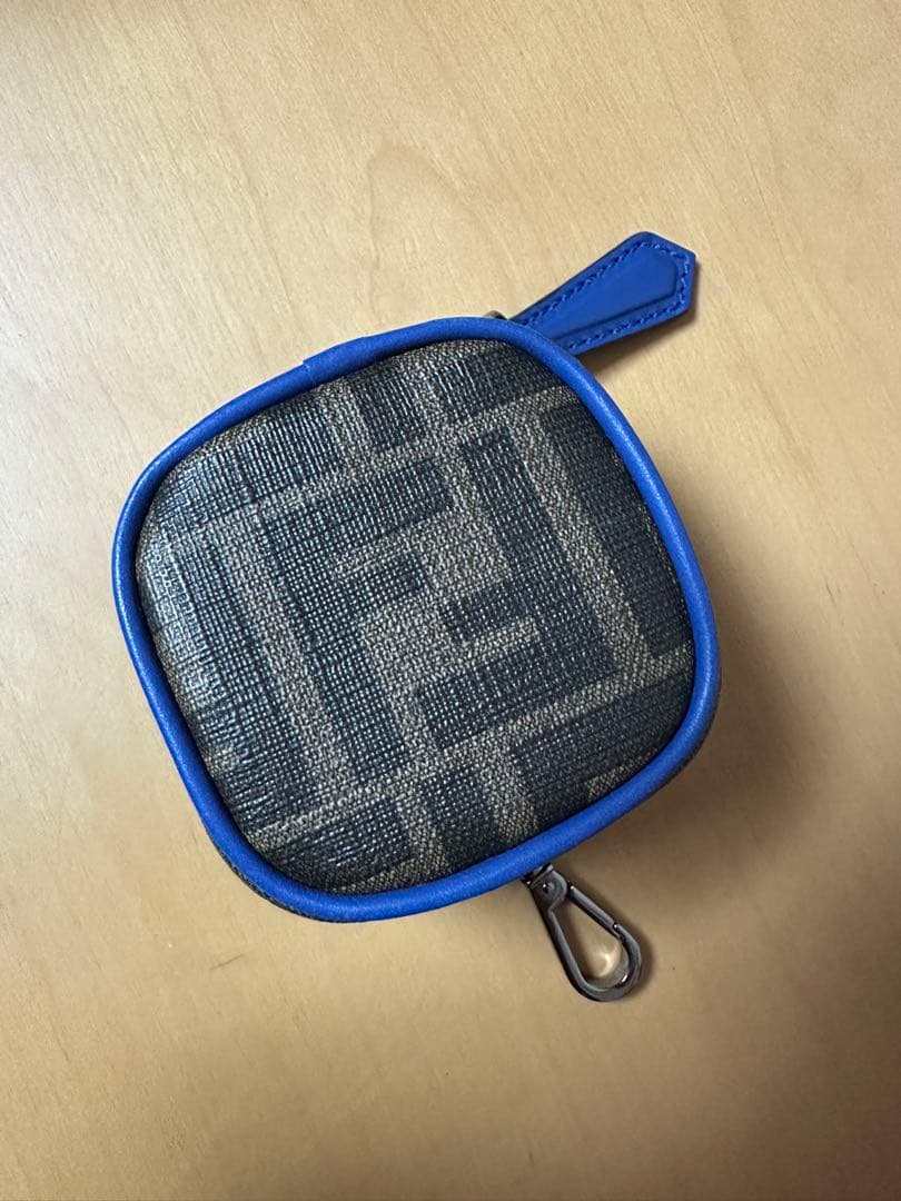 フェンディ　Airpods ケース (FENDI)