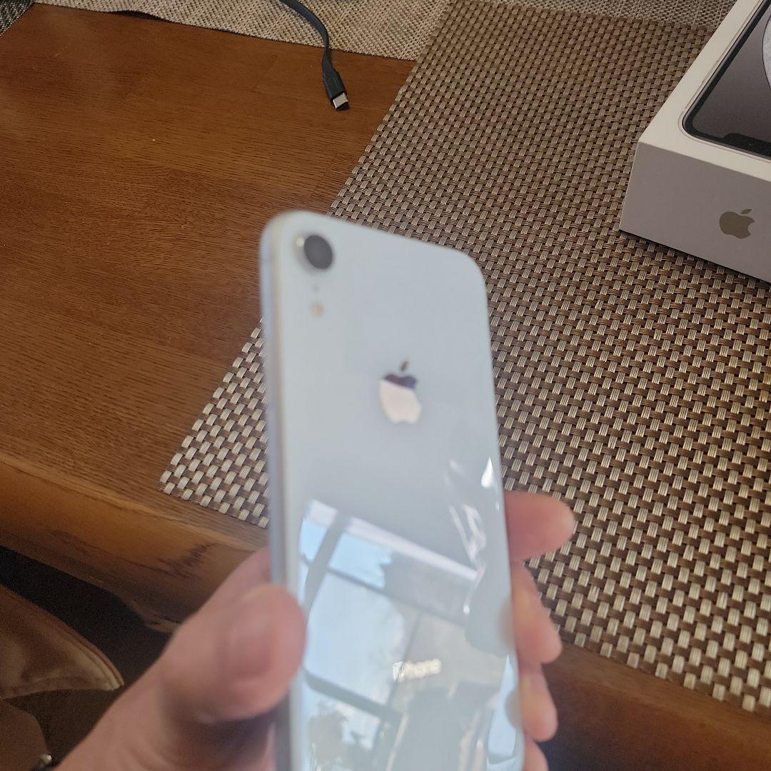 Apple iPhone XR 64G ホワイト 本体　美品