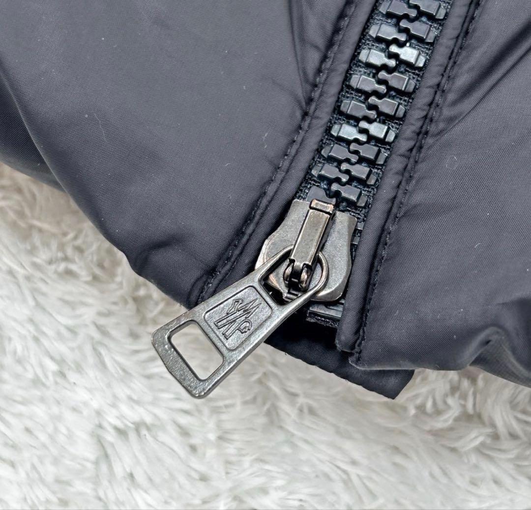 【値下げ可能】MONCLER ブラック ダウンベスト