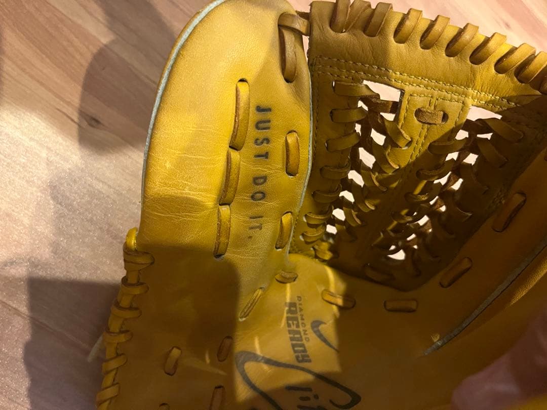 ナイキ　NIKE 軟式グローブ イエロー