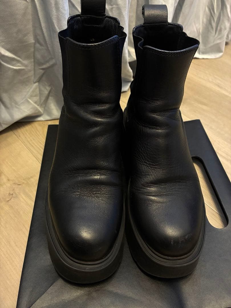 Valentino ユニークフォーム カーフスキン アンクルブーツ 35