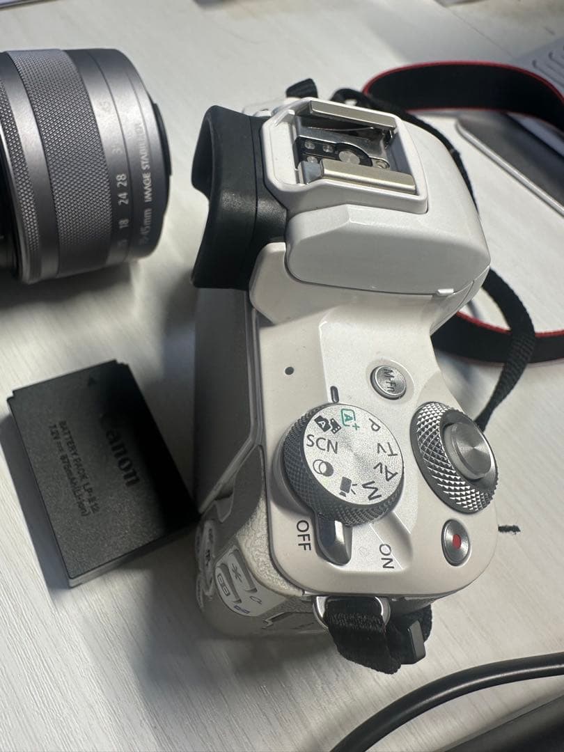 【GWセール】Canon EOS Kiss M ホワイト レンズ付き