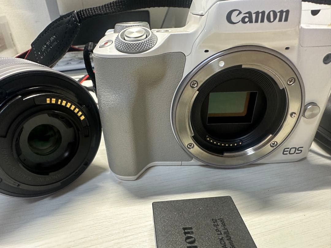 【GWセール】Canon EOS Kiss M ホワイト レンズ付き