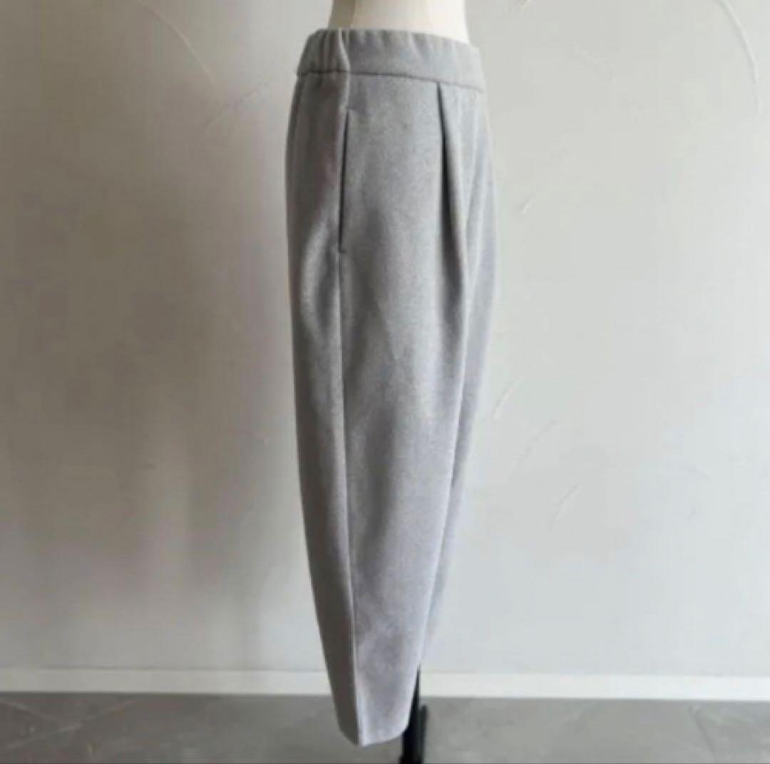 新品未使用　JULYNINE 2025AWふわもちパンツ　グレー　40