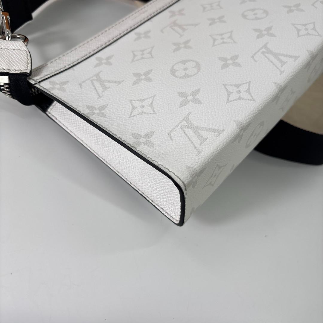 未使用/IC ルイヴィトン M30935 タイガラマ ガストン ショルダーバッグ