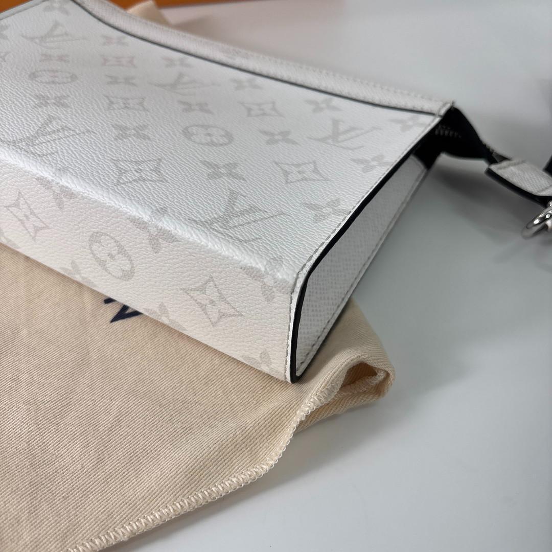 未使用/IC ルイヴィトン M30935 タイガラマ ガストン ショルダーバッグ