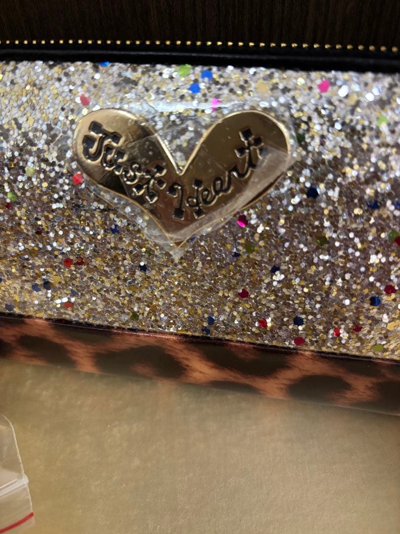 Think Bee!☆新品タグ付き ヒョウ柄 グリッターラウンドファスナー長財布