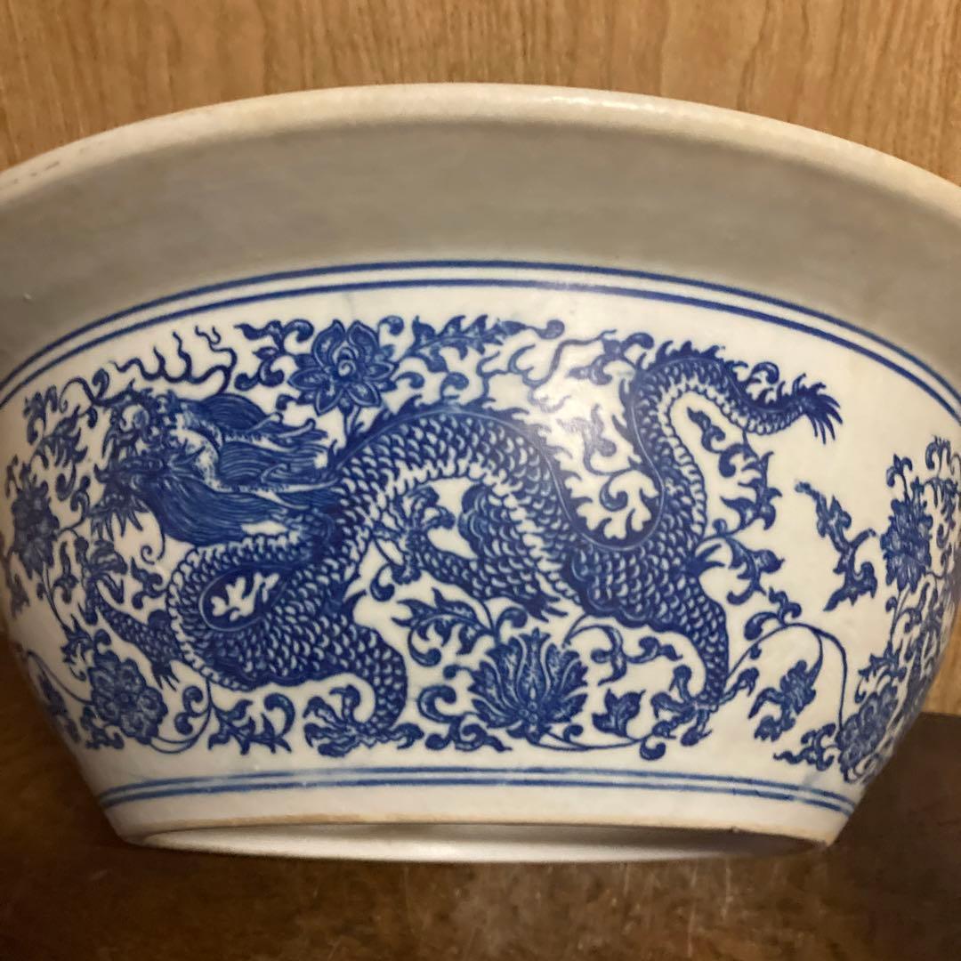 中国　染付　大鉢　龍花唐草図　大清乾隆年製銘
