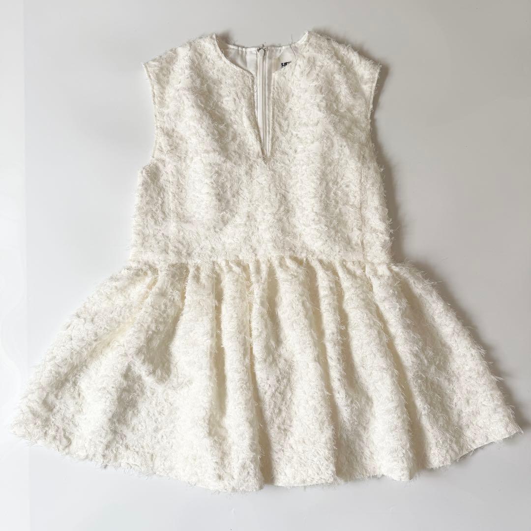 HER. カットジャカードペプラムブラウス Oggi オフホワイト　ハードット