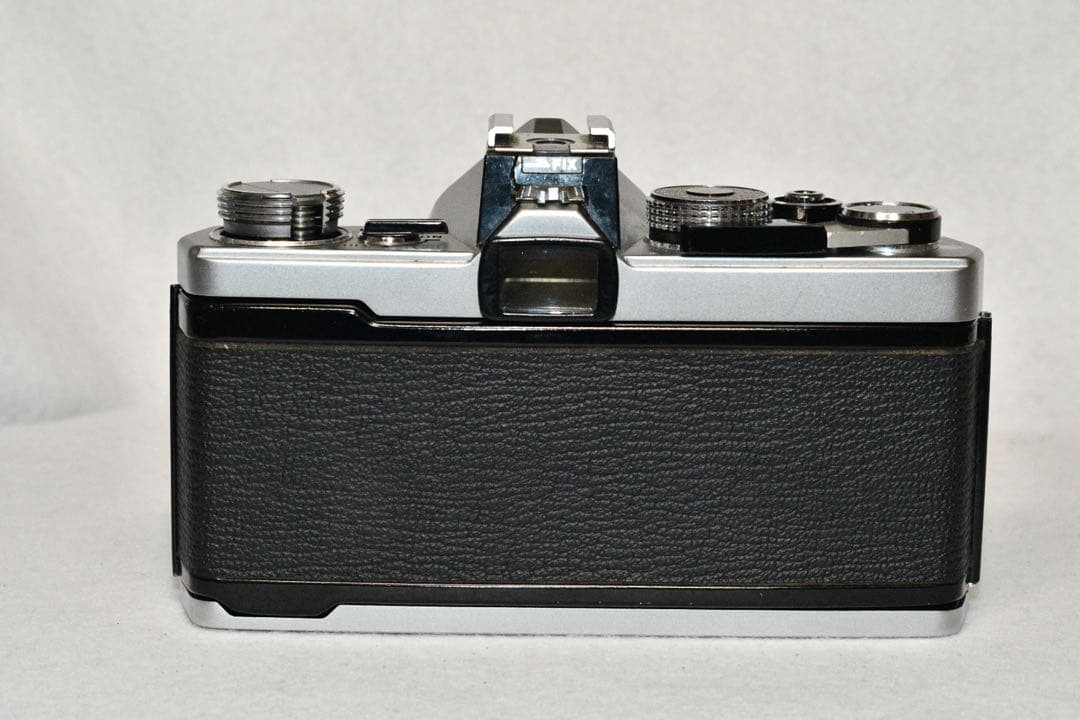 《動作品》OLYMPUS OM-1+中望遠ズームレンズ付きa404