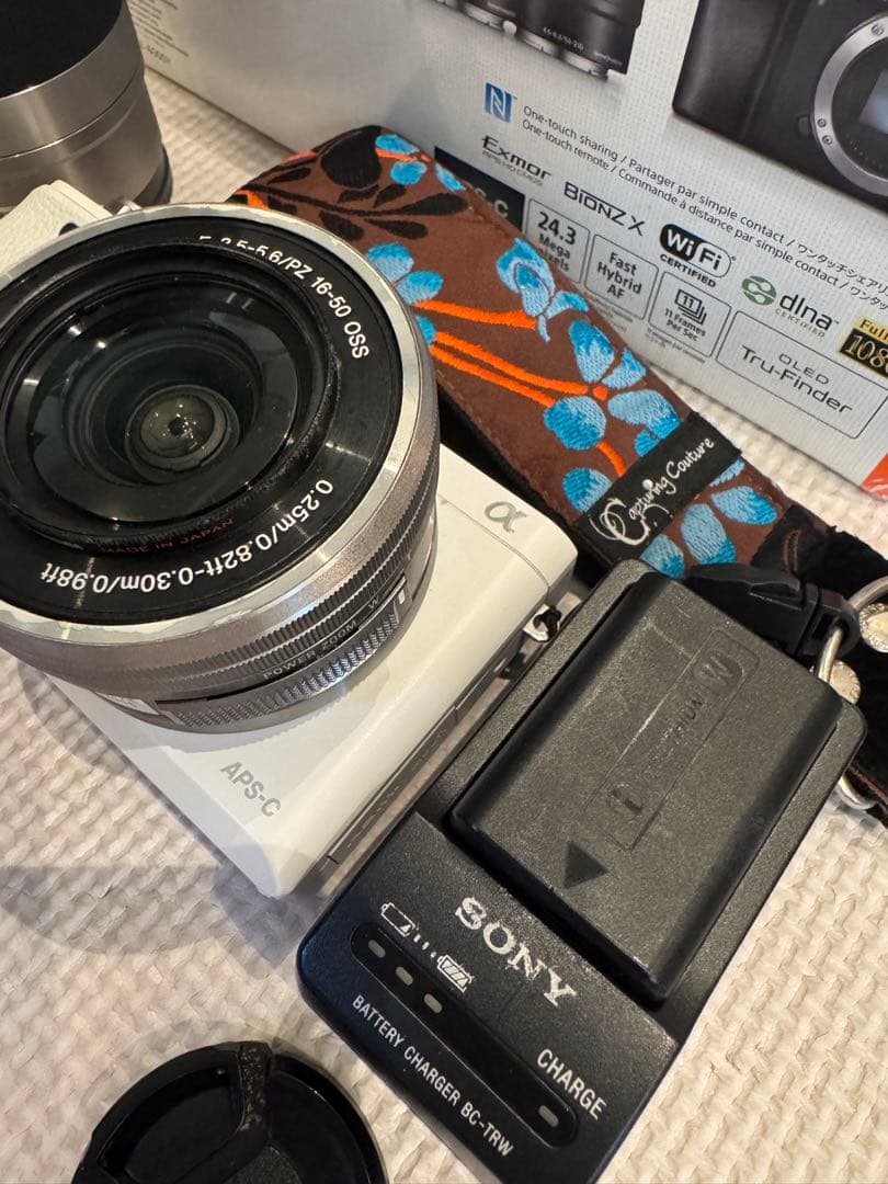 SONY ソニー α6000 ミラーレス一眼レフセット　美品