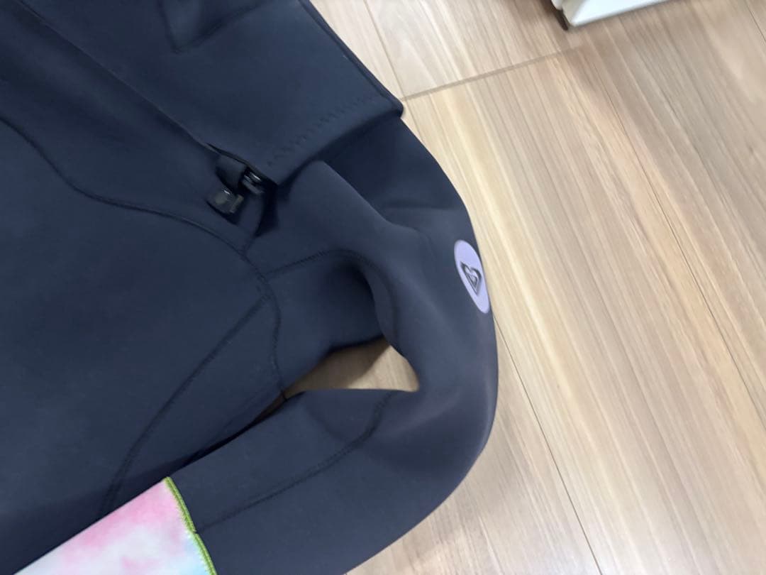 ★購入10万・美品★お洒落　可愛い　ロキシー　フルスーツ　ウエットスーツ