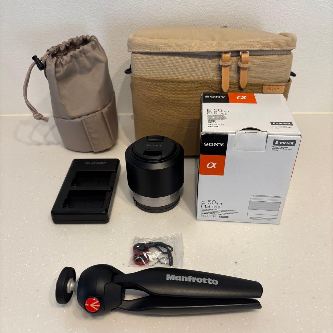 ★Sony a6400 ダブルズームレンズキット　ミラーレス　一眼　4Kシルバー