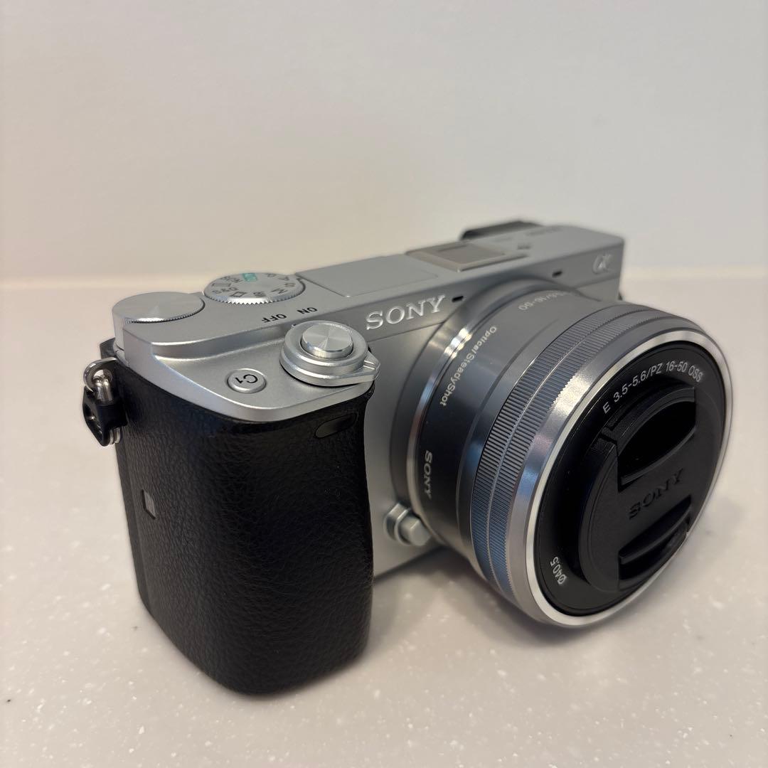 ★Sony a6400 ダブルズームレンズキット　ミラーレス　一眼　4Kシルバー