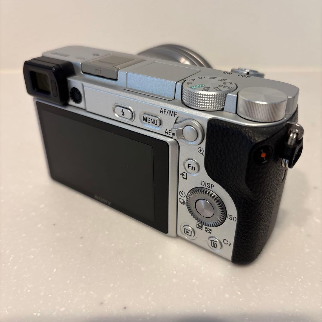 ★Sony a6400 ダブルズームレンズキット　ミラーレス　一眼　4Kシルバー
