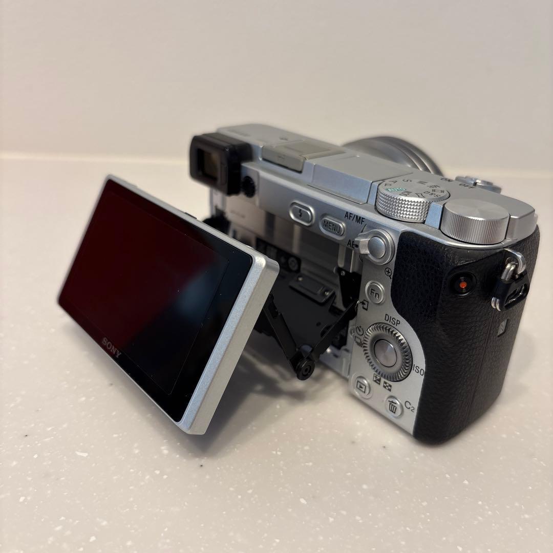 ★Sony a6400 ダブルズームレンズキット　ミラーレス　一眼　4Kシルバー