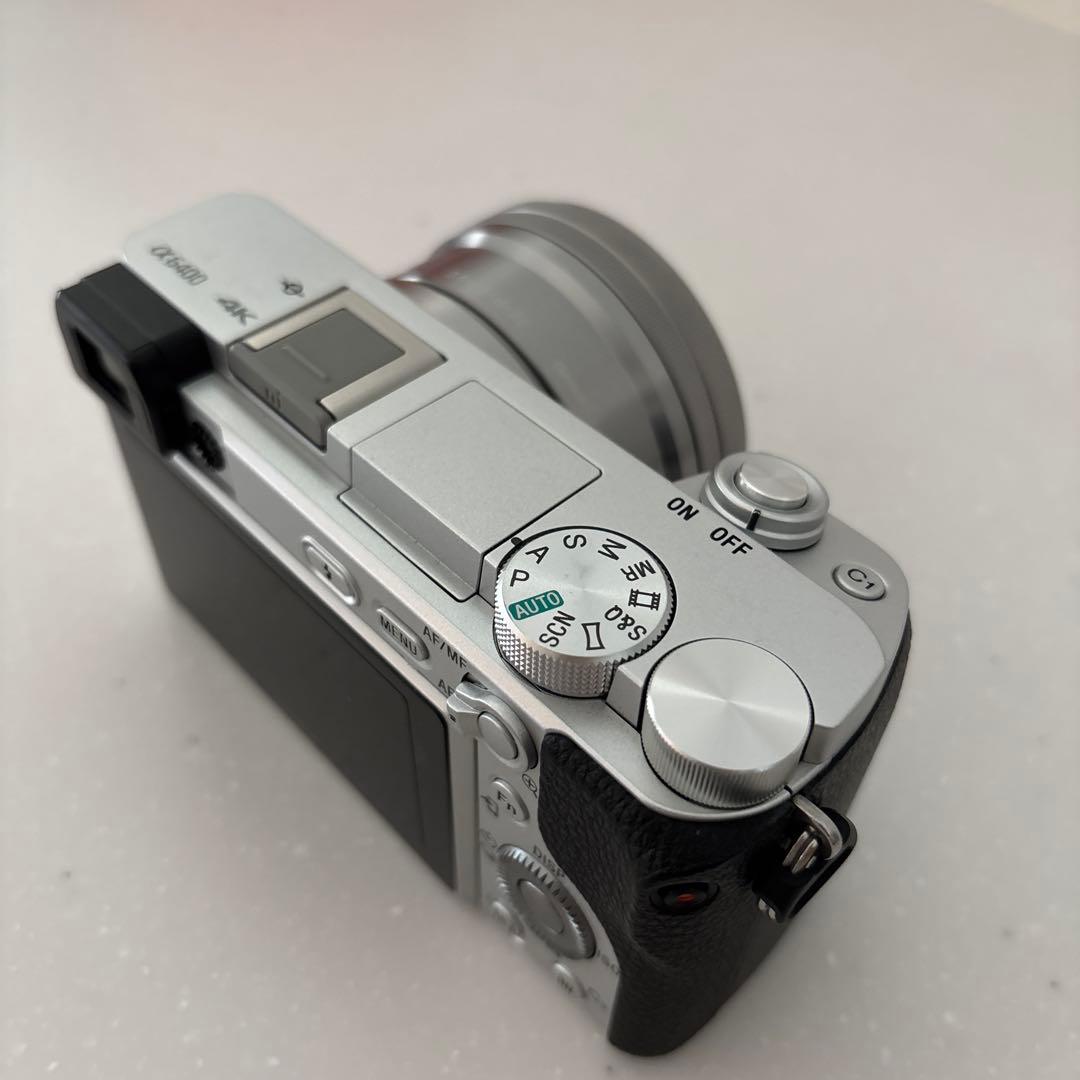 ★Sony a6400 ダブルズームレンズキット　ミラーレス　一眼　4Kシルバー