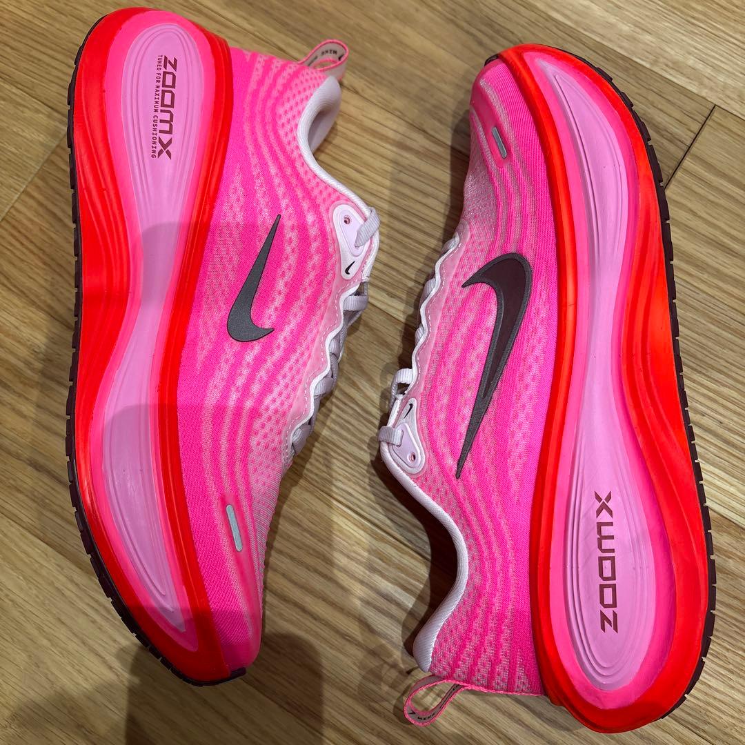 【25.5cm/新品未使用】ウィメンズ　ナイキ ボメロプラス