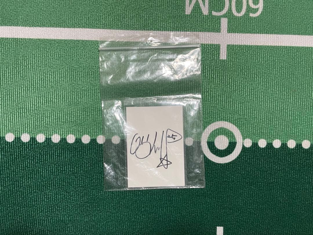 イボミ　直筆サイングローブ・ボール・キャップ　　セット　イ・ボミ