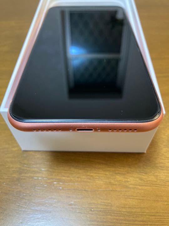 【美品】iPhoneXR Coral 64GB