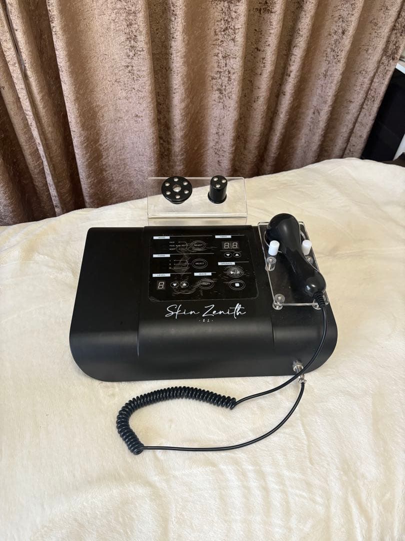 エレクトロポレーション　美容液導入　エステ機器