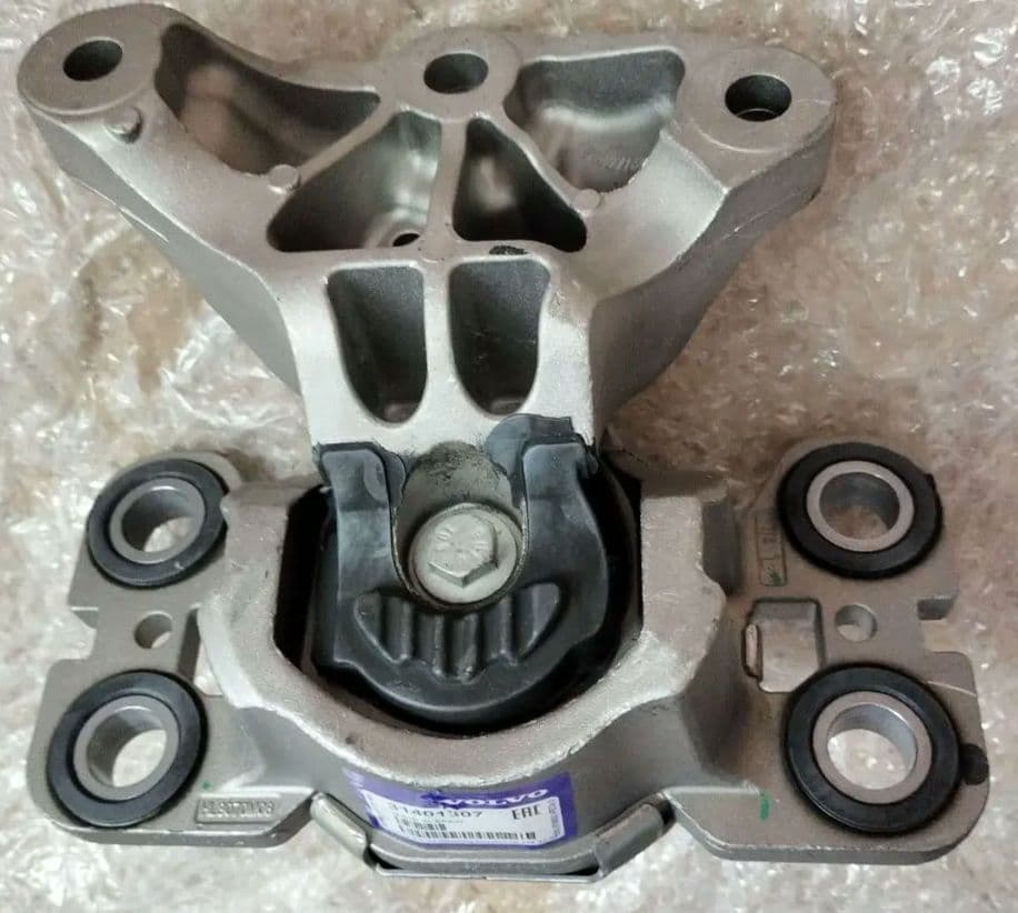 新品未使用　VOLVO純正 エンジンマウント 31401307