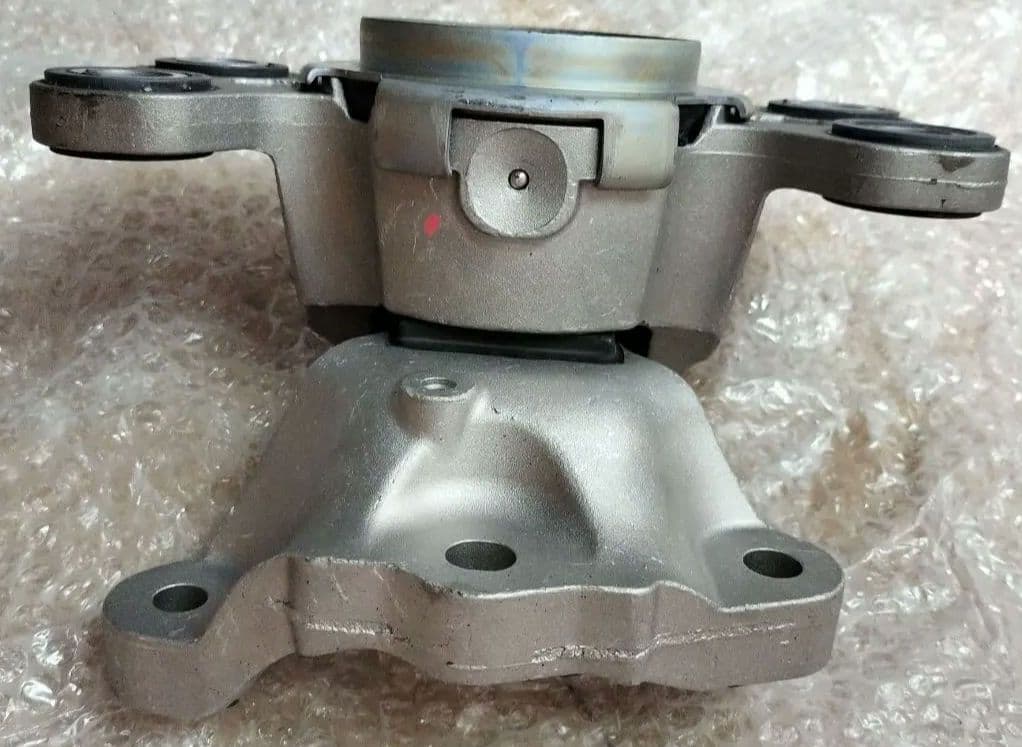 新品未使用　VOLVO純正 エンジンマウント 31401307