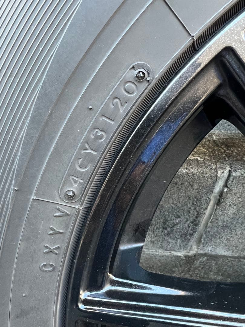 TOYOタイヤ　スタッドレス 16インチ　デリカD5