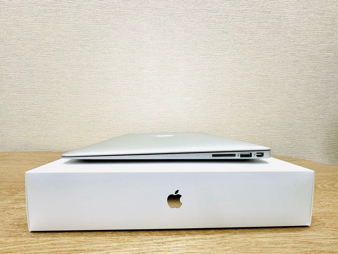 美品MacBook Air 13インチ【2022年OS】512G／Office付