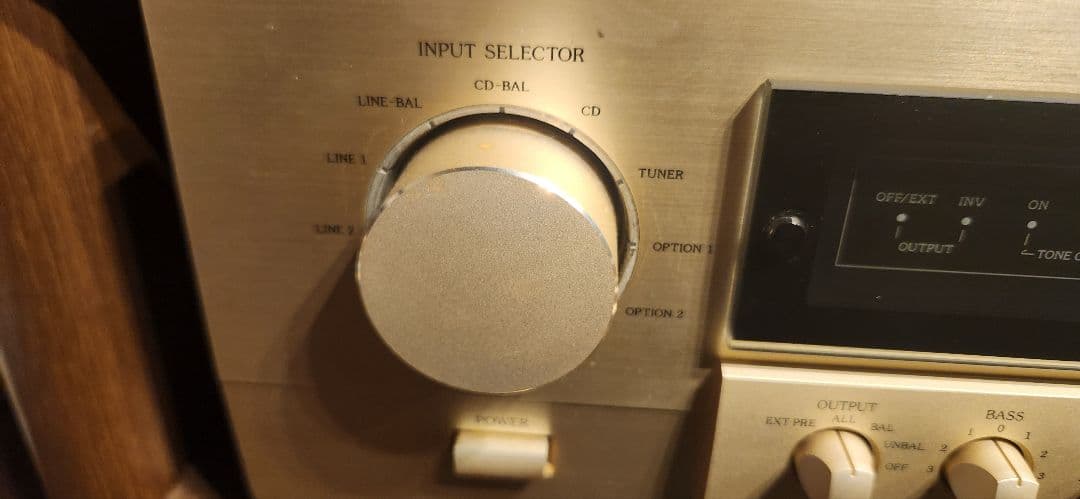 Accuphase ステレオコントロールセンター C-2000