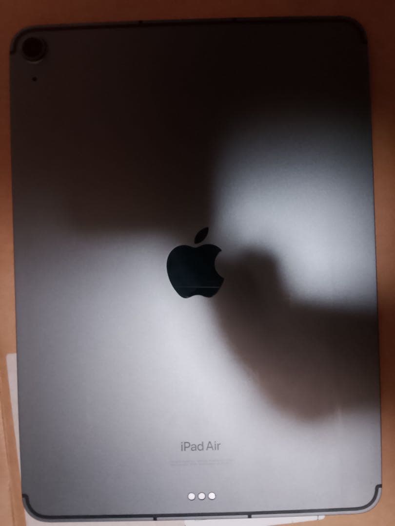 Apple iPad Air (5th generation) 本体