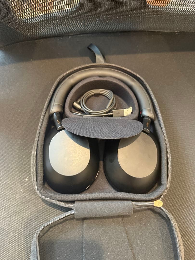 ワイヤレスヘッドホン ブラック ノイズキャンセリング