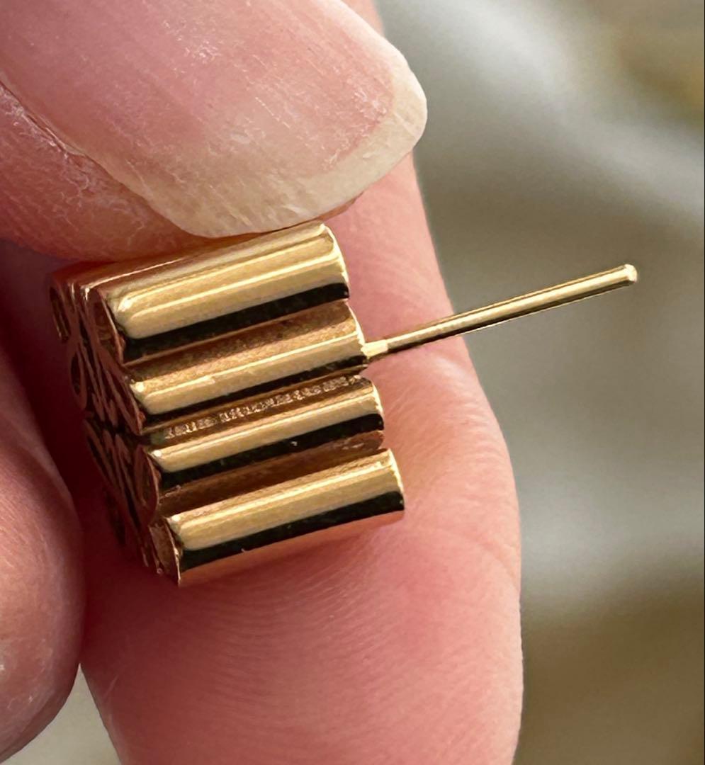 かか★LOEWE スタッドピアス 片方のみ キャッチなし★ロエベ