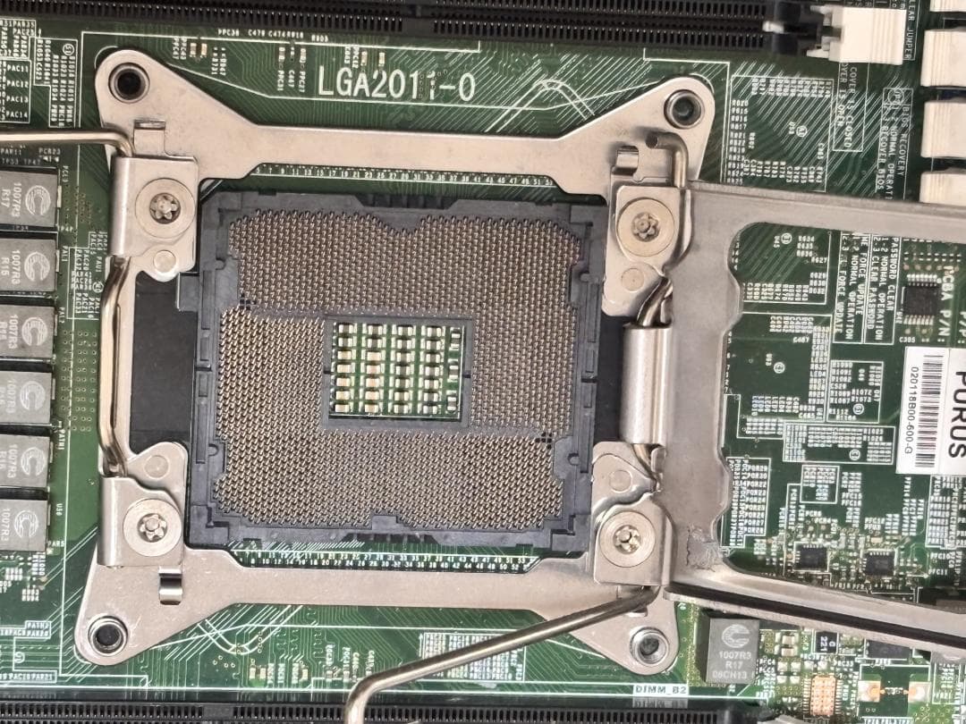 通電確認済み！　LGA2011 デュアルソケット　デュアルXeon マザーボード