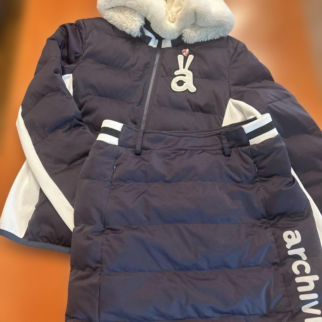 ネイビーフード付き　中綿　ダウン セットアップ　Mサイズ