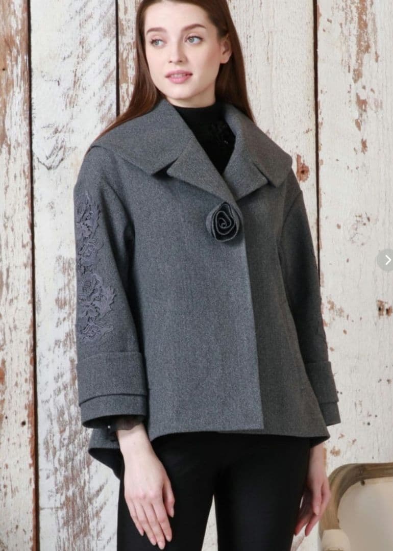 カリーナスーパービューティー　今季カタログ掲載ショートコート黒44XL新品