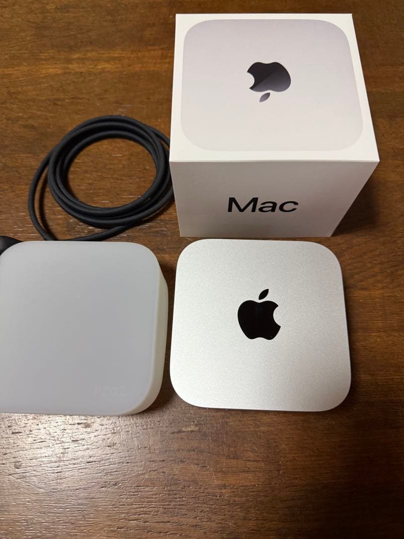 Apple Mac mini m4と箱付きマジックマウス　キーボード
