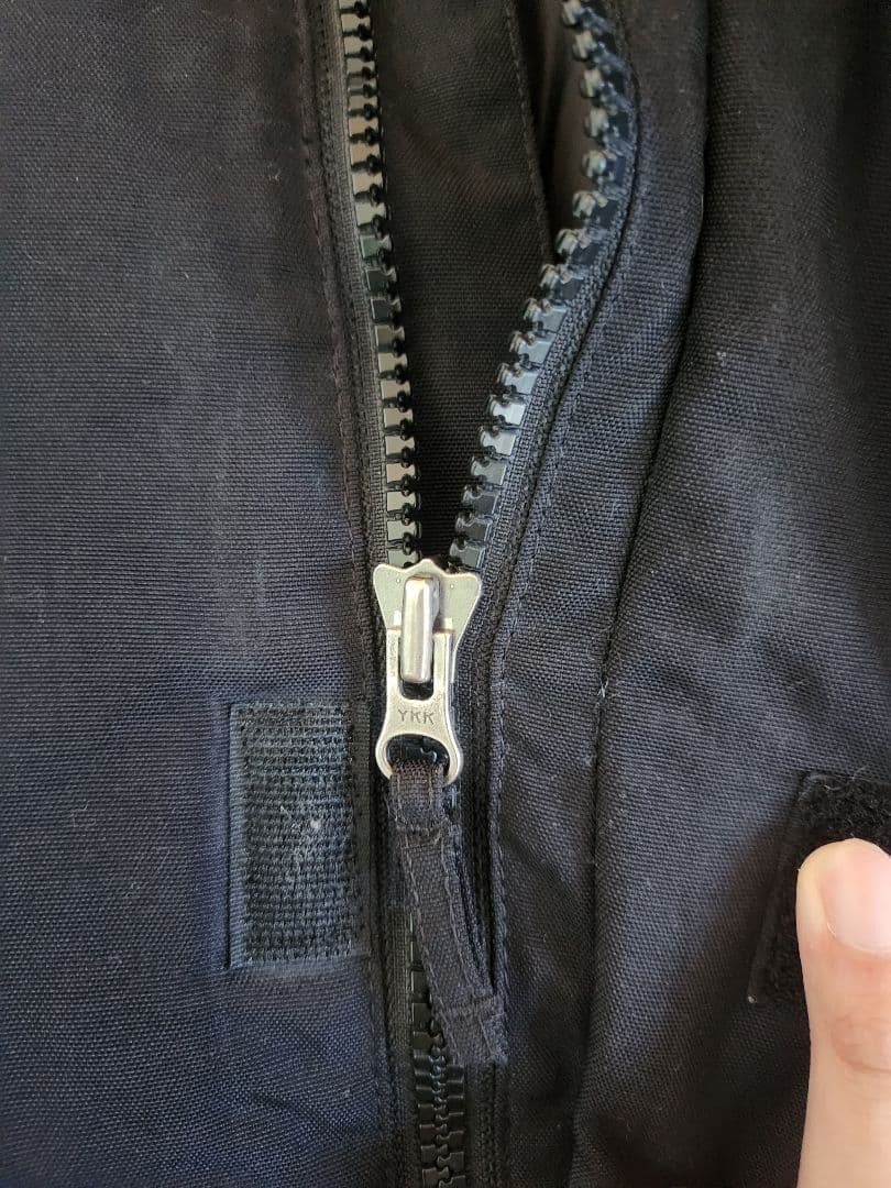 カーハート carhartt ナイロン中綿ジャケット 黒