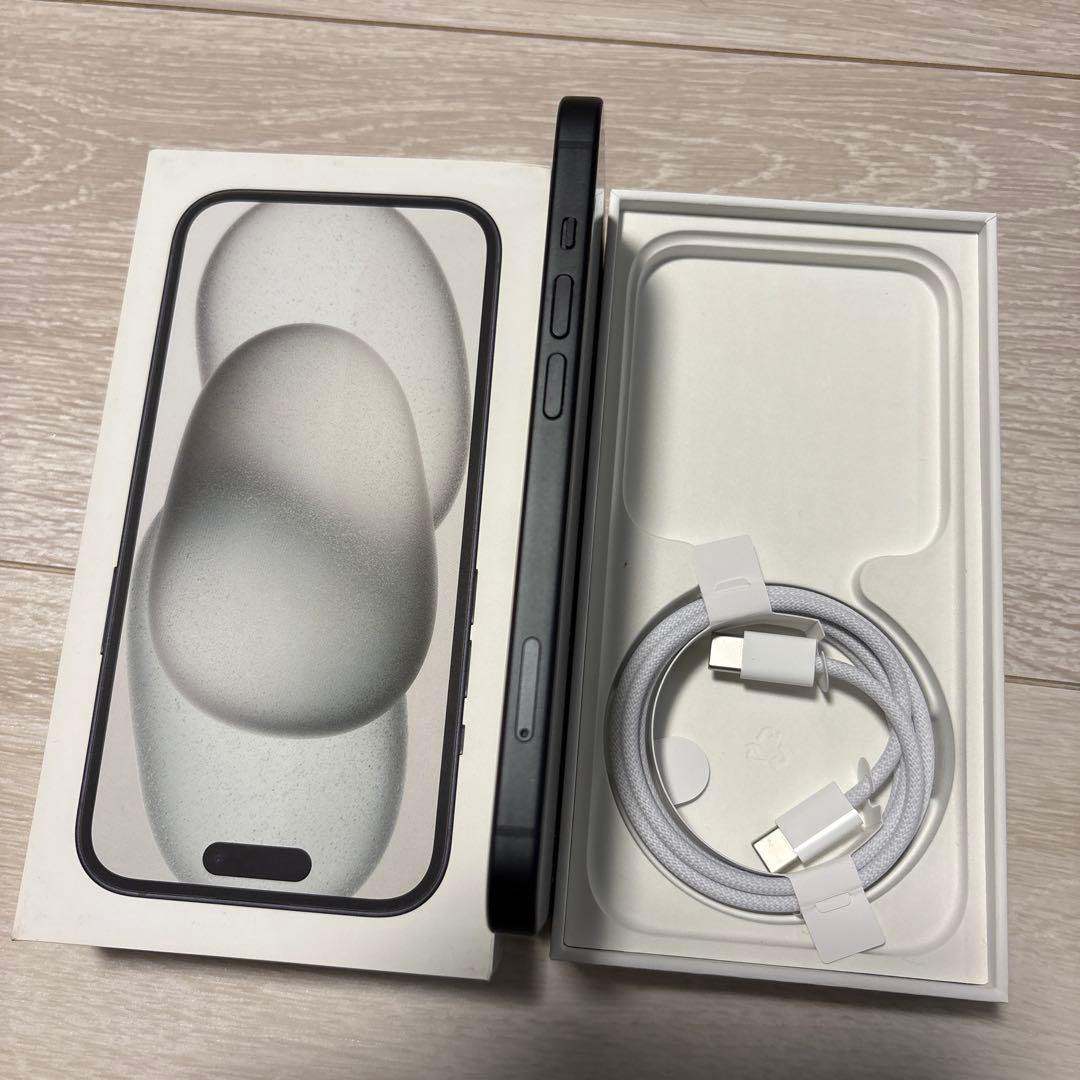 Apple iPhone 15 ブラック 本体 256GB