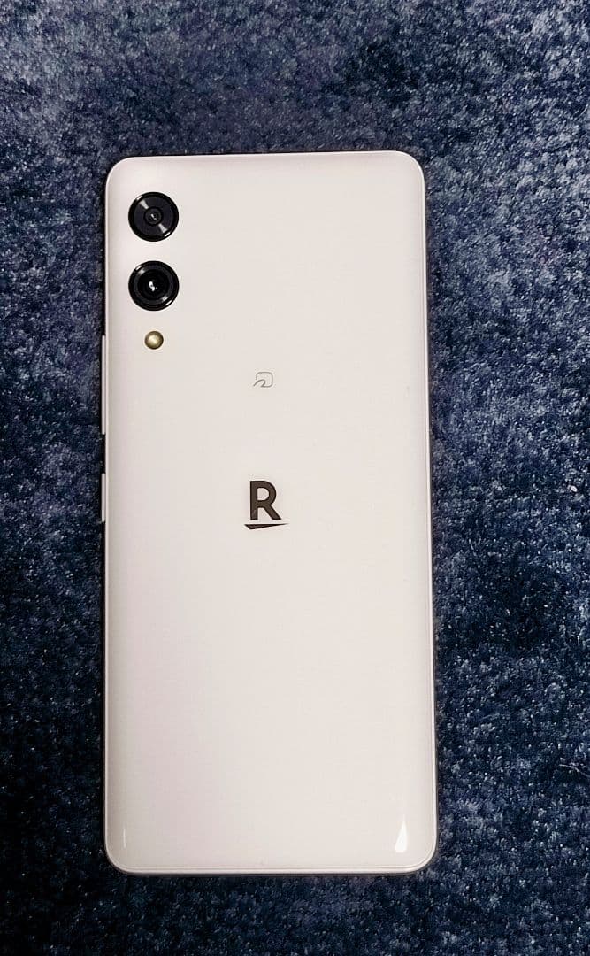 Rakuten Hand 5G ホワイト 本体 P780