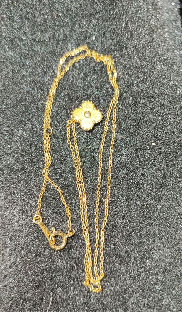 K10ゴールド 花形ネックレス