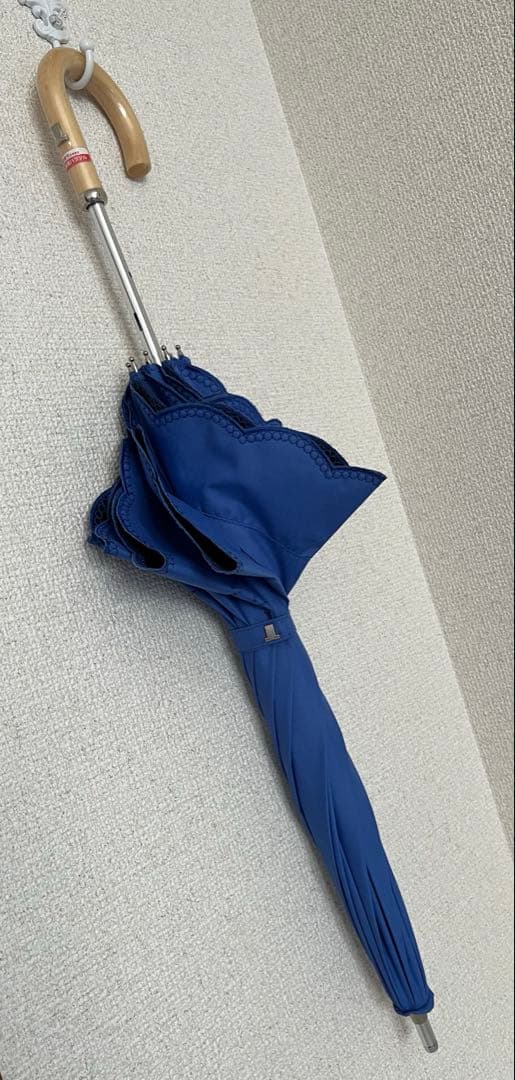 素敵に…LANVIN ロイヤルブルー⭐︎ フリル日傘⭐︎一級遮光