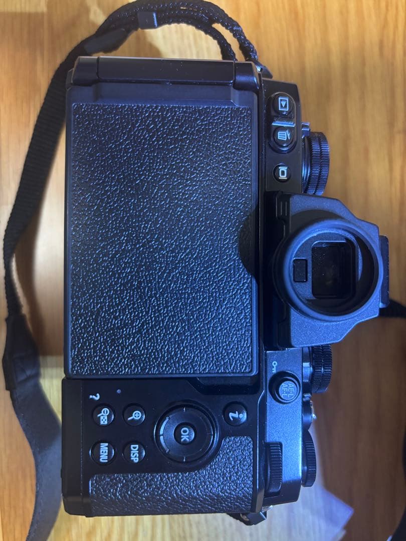 1月4日まで最終値下げ Nikon 700枚 zfc バッテリー×2