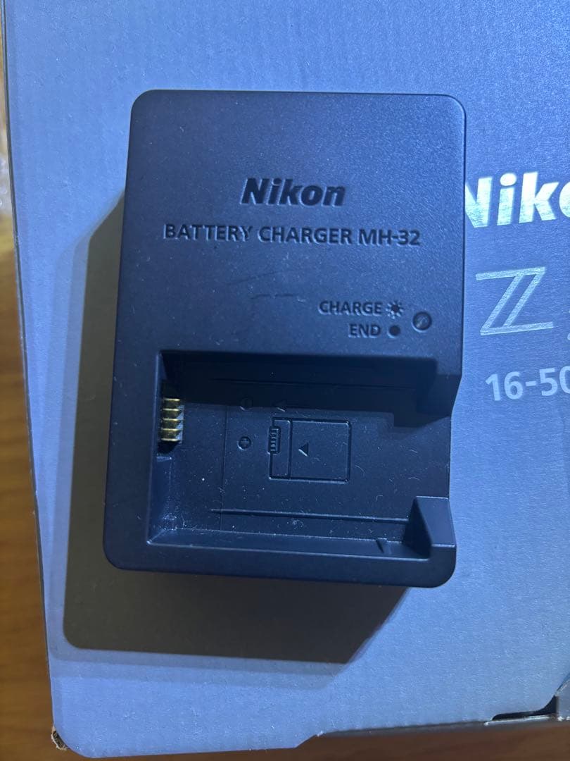 1月4日まで最終値下げ Nikon 700枚 zfc バッテリー×2