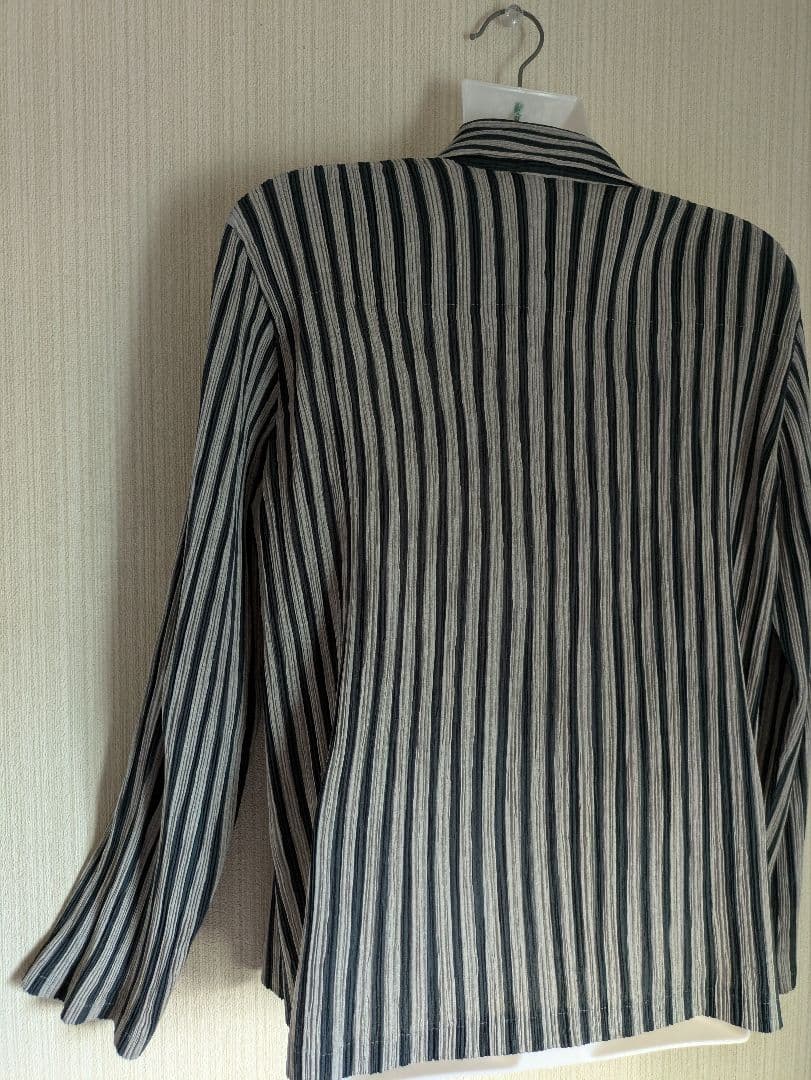 イッセイ・ミヤケ FÉTE ネイビー&グレー　ストライプ　プリーツ　ジャケット
