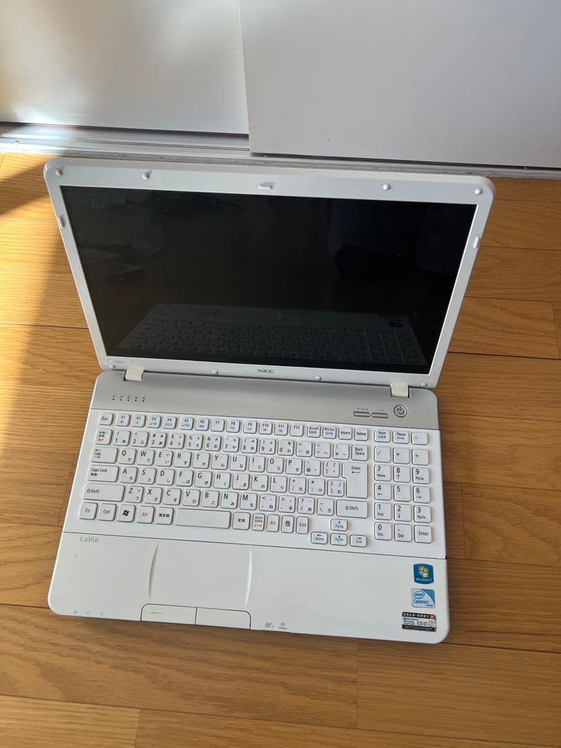 NEC LaVie ホワイト ノートPC
