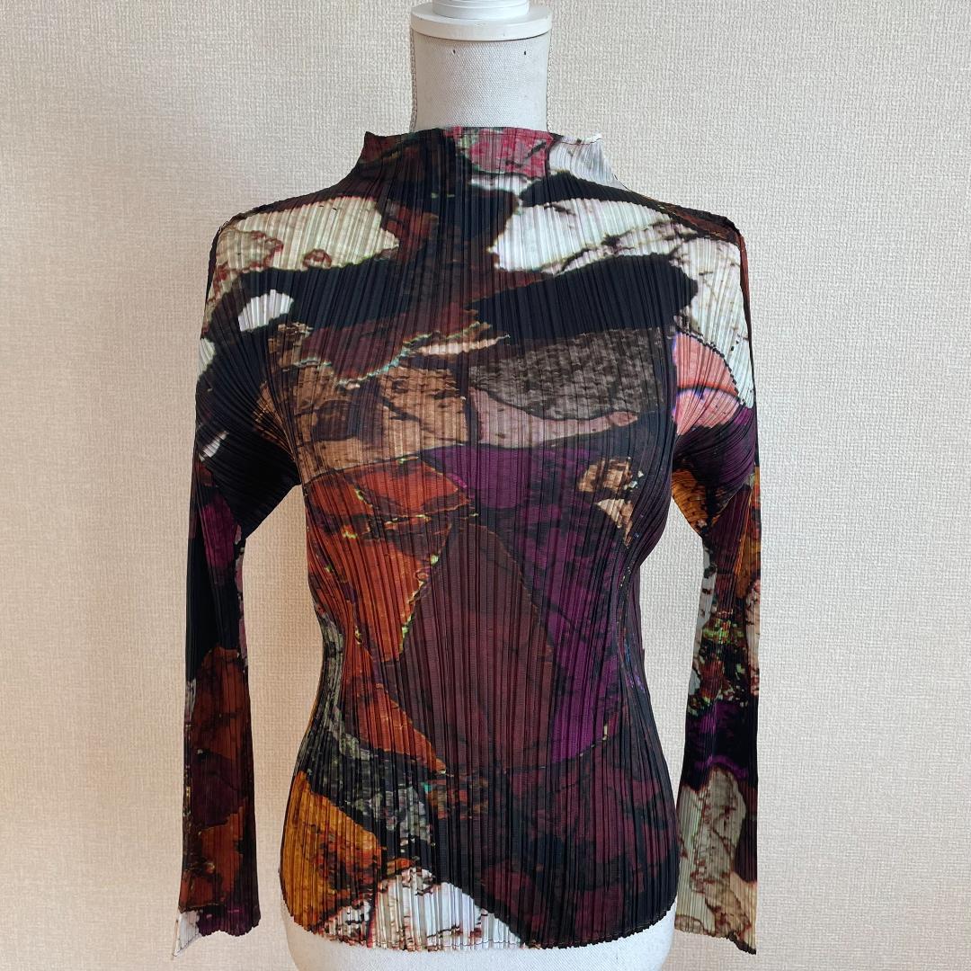 プリーツプリーズ（イッセイミヤケ）トップス 3 日本製 極美品